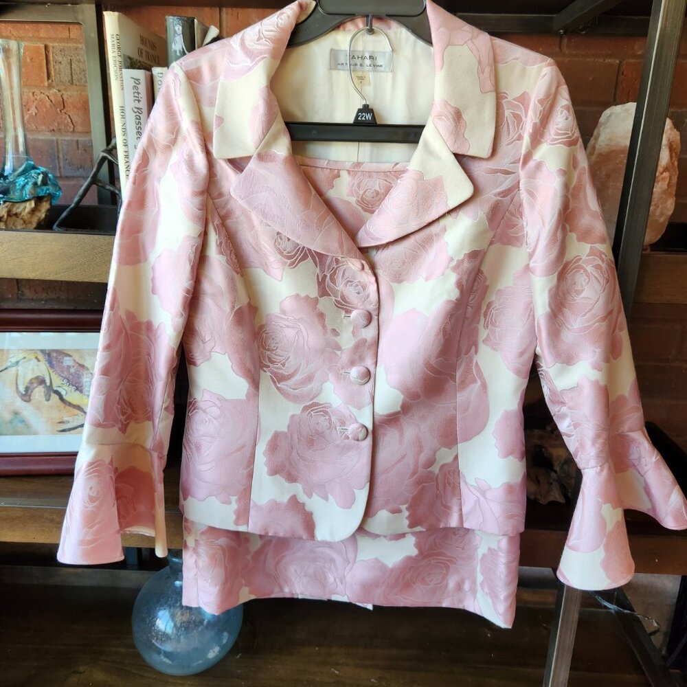 Tahari Skirt Suit Size 8